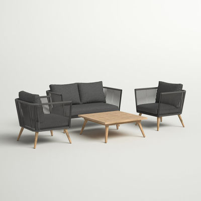 Set di mobili per esterni moderni con telaio in alluminio e finitura in legno