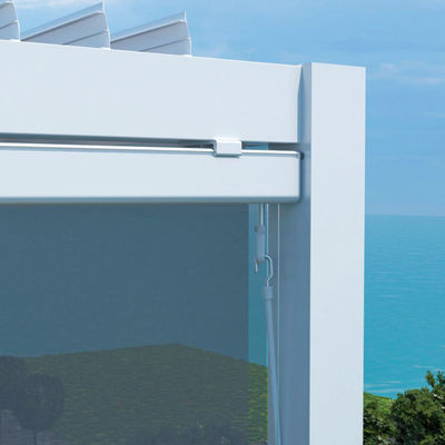 Pergola esterna moderna da 151 kg con tetto bioclimatico e schermo da AJUNION