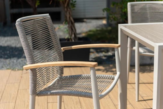 Godetevi i pasti al fresco con AJUNION Luxury Aluminum Garden Set e Poltrona a corda