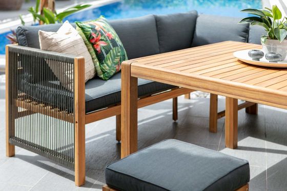 Set da pranzo all'aperto con divano d'angolo in legno massello e panchina da 3 posti per pasti rilassanti