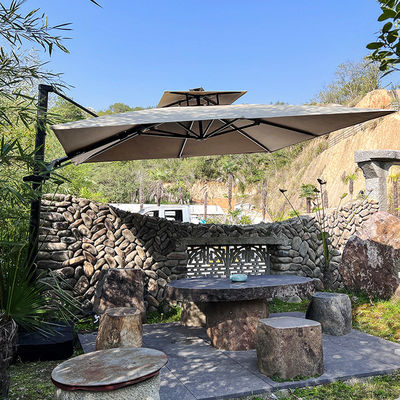 Imballaggio postale ombrello da giardino per cortile in alluminio cantilever ombrello per esterni