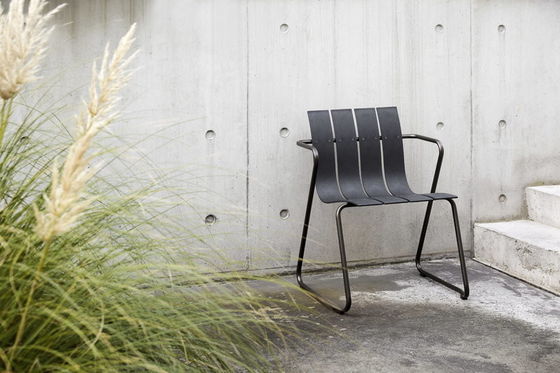 Sedia da giardino in acciaio metallico Set con design minimalista Poltrona in legno di plastica di AJUNION