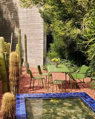 Corrispondenza Imballaggio Cornice in acciaio Mobili per esterni Set da giardino Stile minimalista di AJUNION