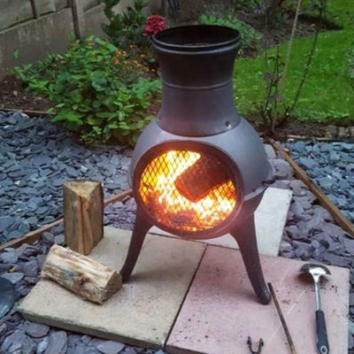 Metal Outdoor Patio Backyard Garden Camping Heavy Duty Steel Wood Burning Firepit Charcoal Fire Pit Fireplace Chimenea con cappuccio da pioggia