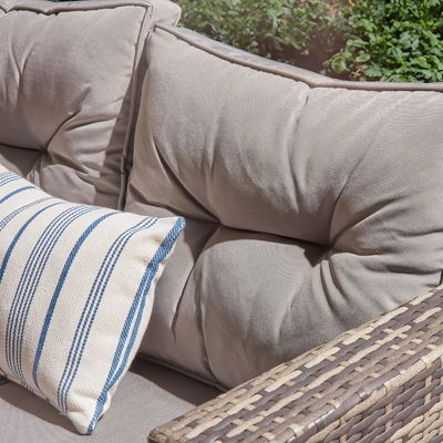 Set di giardino di rattan per cortile con tavolo a fuoco AJUNION 8 posti divano sezionale set