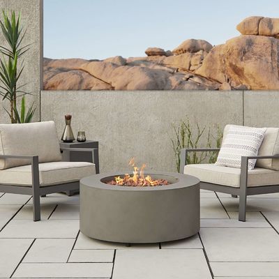 Tavolo da fuoco esterno a gas di propano con dimensioni di 36"L x 36"W x 15"H e design senza fumo