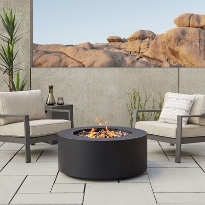 Tavolo da fuoco esterno a gas di propano con dimensioni di 36"L x 36"W x 15"H e design senza fumo