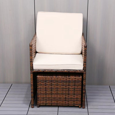 Set di giardino di plastica di rattan moderno per il giardino.