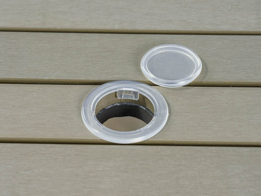 27.5" L x 25.5" W 26" H Set da pranzo in alluminio con tavolo in legno poliedrico e buco per ombrello