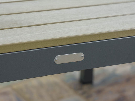 27.5" L x 25.5" W 26" H Set da pranzo in alluminio con tavolo in legno poliedrico e buco per ombrello