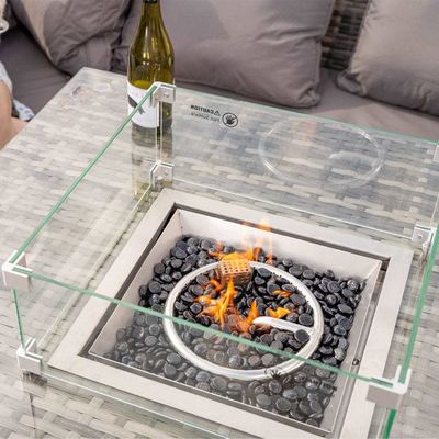 Aggiungi eleganza al tuo giardino con AJUNION Wicker Sofa Set e Fire Pit Table