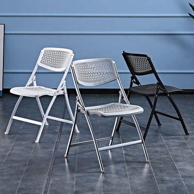 Sedie pieghevoli in metallo bianco e plastica impilabili per hotel all'aperto feste da giardino banchetti
