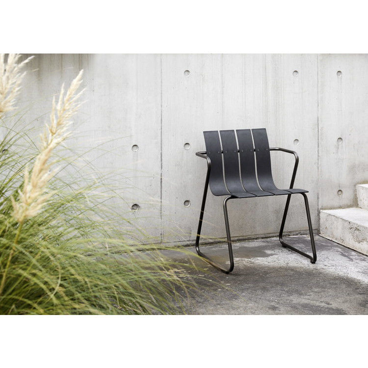 Sedia da giardino in acciaio metallico Set con design minimalista Poltrona in legno di plastica di AJUNION