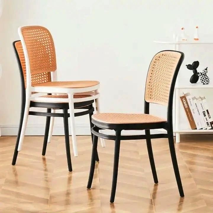 Poltrona da pranzo in plastica di rotino Nordic stackable PP per ristorante al bar in giardino all'aperto